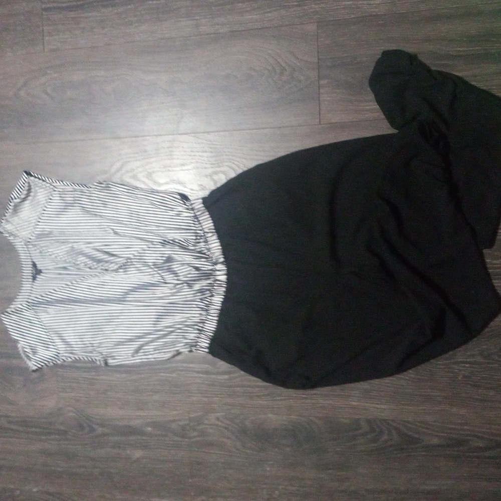 Stripped sleeveless jumpsuit